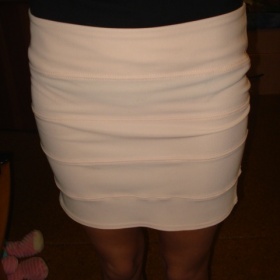 Elegantní sukně do pasu lososové barvy