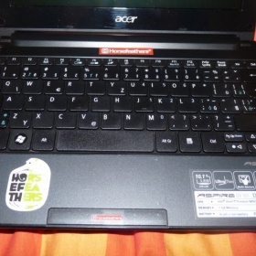 Černý nobebook Acer Aspire One D255 - foto č. 1