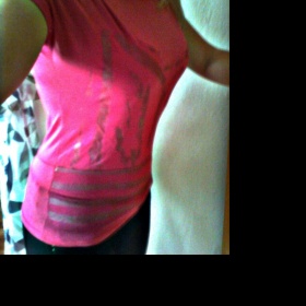 Tmavě růžové triko - foto č. 1