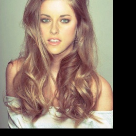 Světle hnědá barva vlasů Kristen Stewart