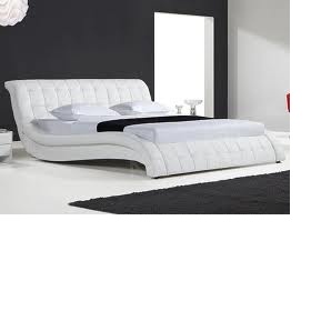 Postele ve tvaru vlnovky