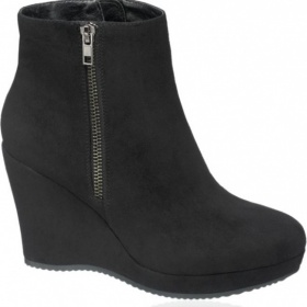 Černé boty na klínku Deichmann - foto č. 1