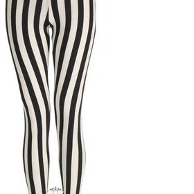 Co se hodí k pruhovaným legínám