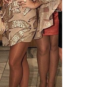 Béžové šaty s flitry