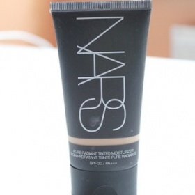 Tónovací krém Nars
