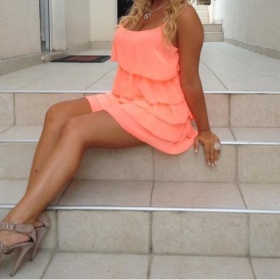 Lososové šaty - kde je sehnat?