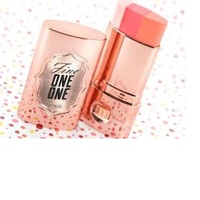 Tvářenka Fine one one Benefit
