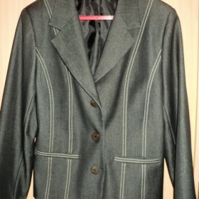 Tmavě šedý kostýmek Top Blue