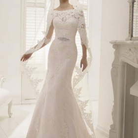 Růžové svatební šaty