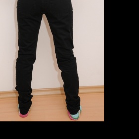 Černé kalhoty Lindex - foto č. 1