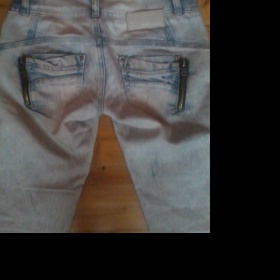 Plíšňové jeansy rovného střihu - foto č. 1