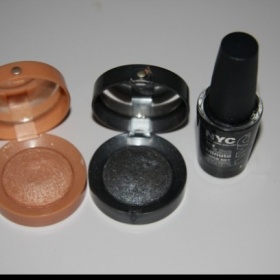 Zlaté a šedé stíny Bourjois