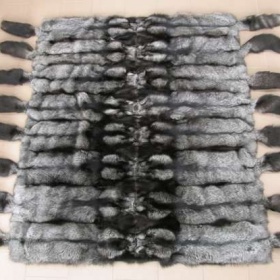 Deka, přehoz z kožešin stříbrných lišek