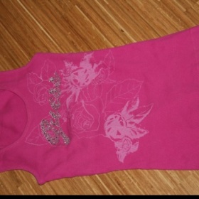 Fuchsiové tílko Guess