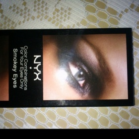 Paletka NYX Smokey Eyes