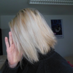 Odstín vlasů na prodloužení melírovaného mikáda