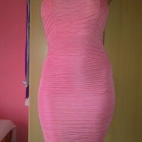 Růžové elastické šaty