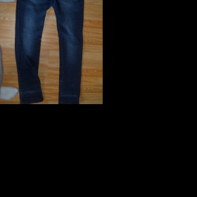 Tmavě modré džíny - foto č. 1
