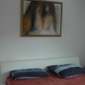 Výrazná tapeta do ložnice