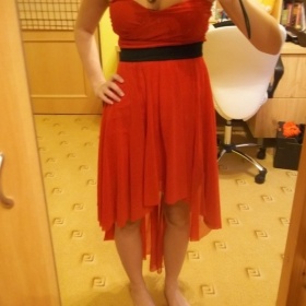 Červené asymetrické šaty Tally weil