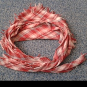 Červeno - bílý šátek Terranova - foto č. 1