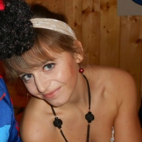 Sasha Markina - odstín barvy (přirozená tmavá blond)