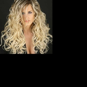 Jak na vlnité vlasy, aby vydržely i po umytí