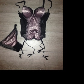 Černorůžový korzet  Etam - foto č. 1