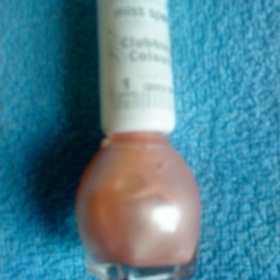 Vlasová a pleťová kosmetika + lak na nehty