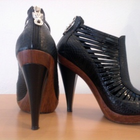 Vysoké kožené italské botičky model 2010