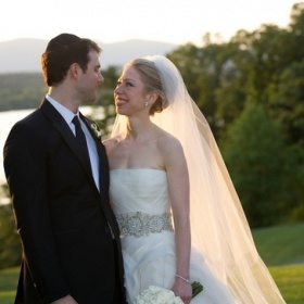 Svatební šaty Chelsea Clinton