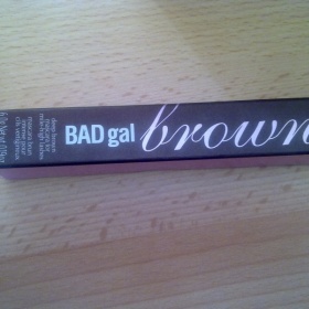 Řasenka Benefit Badgal