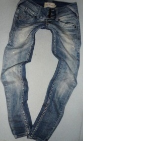 Bershka světlé slim - foto č. 1