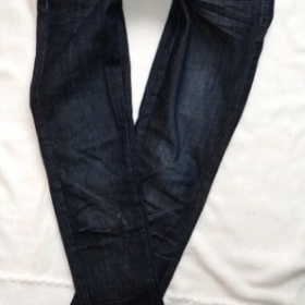 Tmavé slim džíny Bershka - foto č. 1