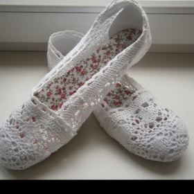 Bílé háčkované balerínky - foto č. 1
