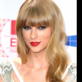 Barva vlasů jako Taylor Swift
