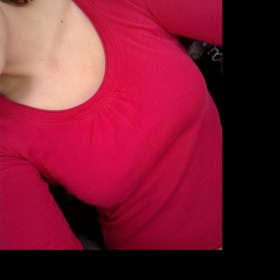 Vínové triko s dlouhými rukávy neznačkové