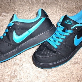 Černé boty Nike