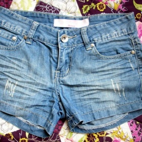 Modré šortky Clockhouse