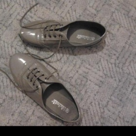 šedivé baleríny z Itálie