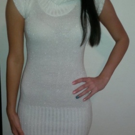 Krémové svetrové šaty s velkým límcem Terranova - foto č. 1