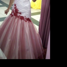 Líčení na ples k bílo - červeným šatům