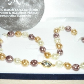 Náhrdelník z pravých říčních perel s kamínkama swarovski neznačková - foto č. 1