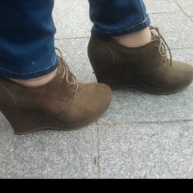 Hnědé  boty na klínku Graceland - foto č. 1