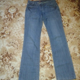 Světle modré rifle neznačkové