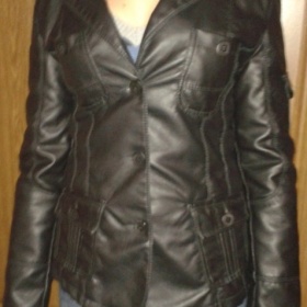 Černé koženkové sáčko KIK