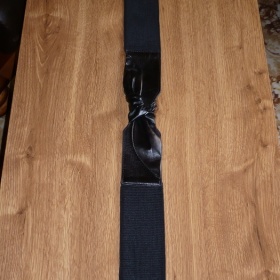 Černý pásek Phillip Russel