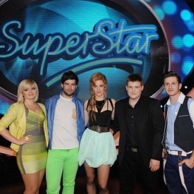 Bandage šaty ze Superstar