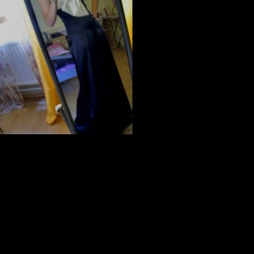 Domácí praní večerních šatů ze saténu