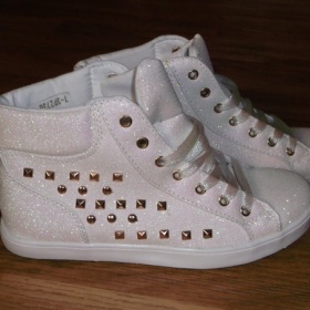 Třpytkaté tenisky UK